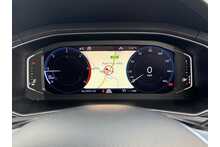 18/68 Volkswagen T-Roc 2.0 TDI SEL SUV Manual 4Motion 150 ps
