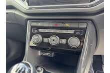 18/68 Volkswagen T-Roc 2.0 TDI SEL SUV Manual 4Motion 150 ps