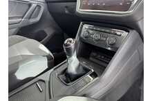 17/67 Volkswagen Tiguan TDI R-Line 2.0 Manual 150PS