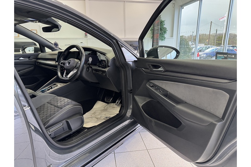 Volkswagen 2.0 TDI R-Line Hatchback 5dr Diesel DSG Euro 6 (s/s) (150 ps)
