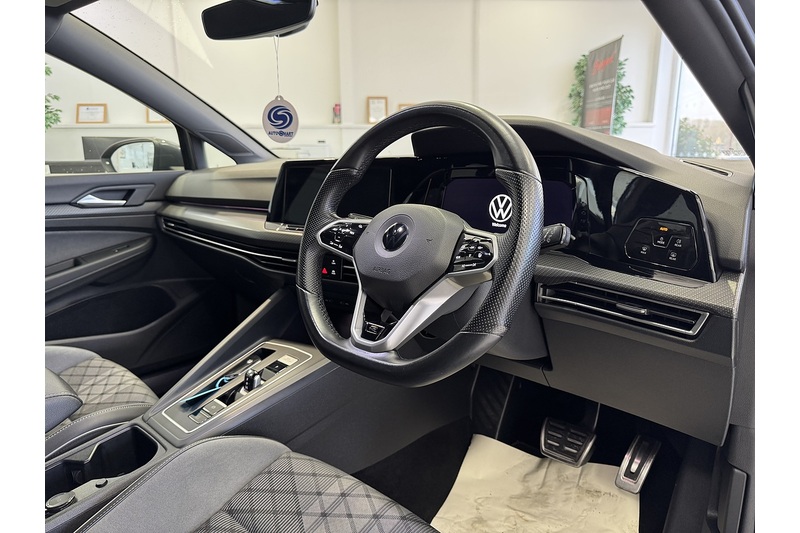 Volkswagen 2.0 TDI R-Line Hatchback 5dr Diesel DSG Euro 6 (s/s) (150 ps)