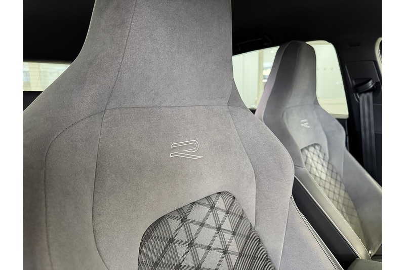 Volkswagen 2.0 TDI R-Line Hatchback 5dr Diesel DSG Euro 6 (s/s) (150 ps)