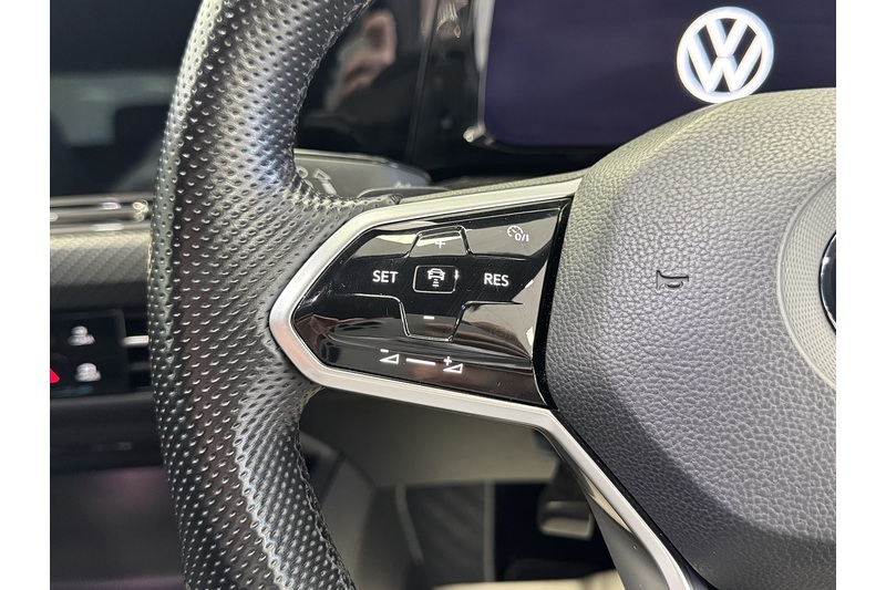 Volkswagen 2.0 TDI R-Line Hatchback 5dr Diesel DSG Euro 6 (s/s) (150 ps)