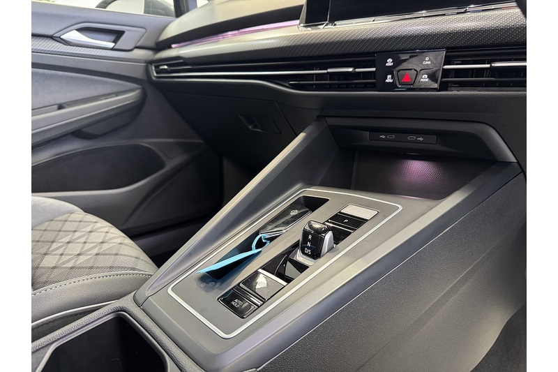 Volkswagen 2.0 TDI R-Line Hatchback 5dr Diesel DSG Euro 6 (s/s) (150 ps)