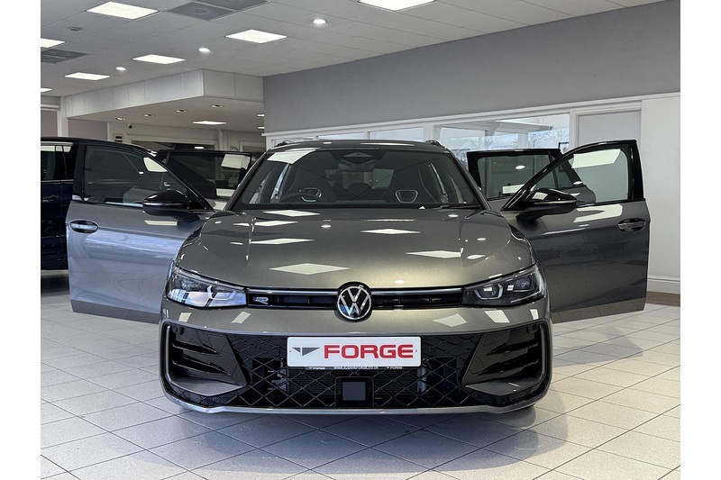 Volkswagen 1.5 TSI eHybrid 19.7kWh R-Line Estate 5dr Petrol Plug-in Hybrid DSG Euro 6 (s/s) (272 ps)