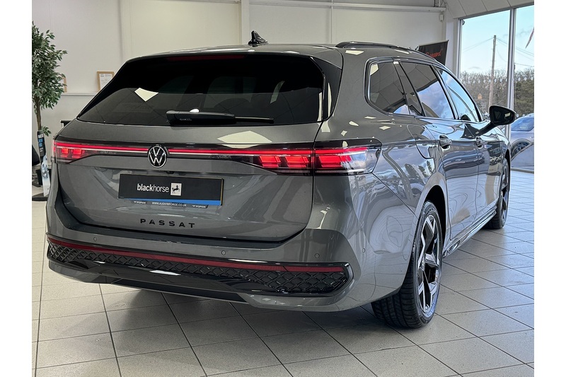 Volkswagen 1.5 TSI eHybrid 19.7kWh R-Line Estate 5dr Petrol Plug-in Hybrid DSG Euro 6 (s/s) (272 ps)