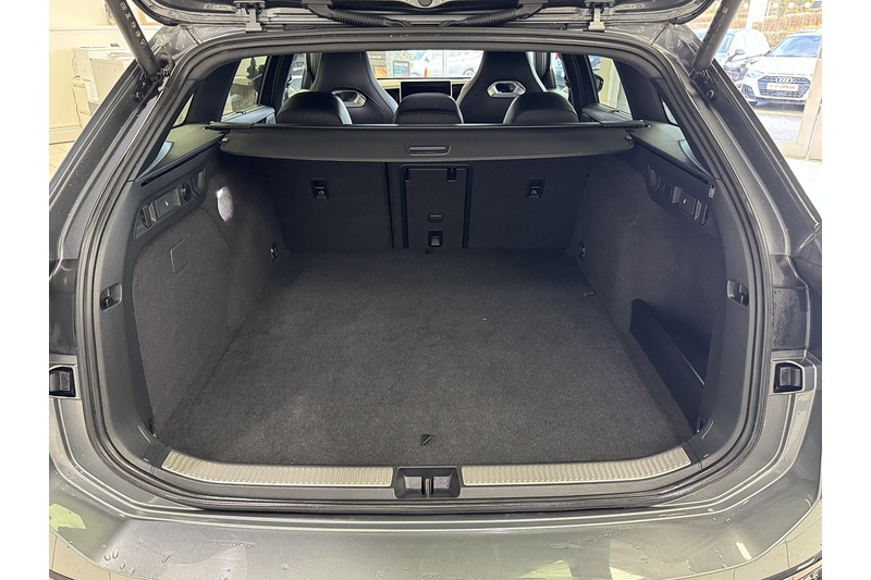 Volkswagen 1.5 TSI eHybrid 19.7kWh R-Line Estate 5dr Petrol Plug-in Hybrid DSG Euro 6 (s/s) (272 ps)