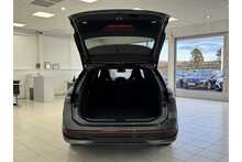 25/25 Volkswagen Passat TSI eHybrid R-Line