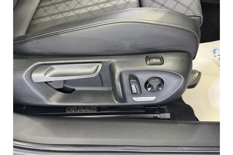 Volkswagen 1.5 TSI eHybrid 19.7kWh R-Line Estate 5dr Petrol Plug-in Hybrid DSG Euro 6 (s/s) (272 ps)