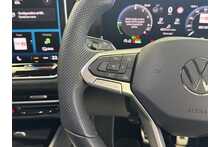 25/25 Volkswagen Passat TSI eHybrid R-Line