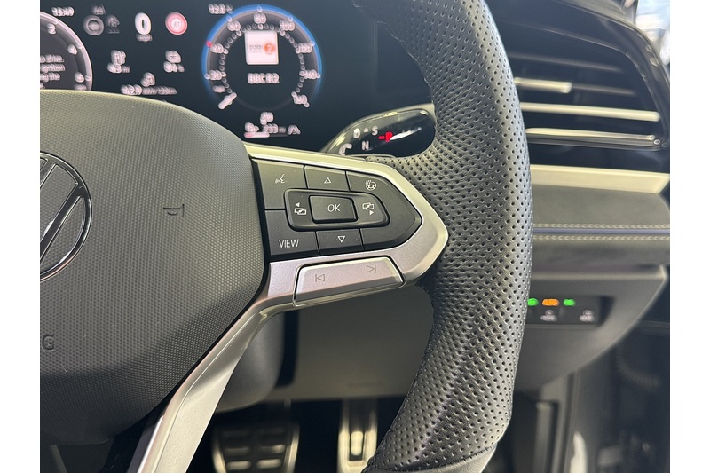Volkswagen 1.5 TSI eHybrid 19.7kWh R-Line Estate 5dr Petrol Plug-in Hybrid DSG Euro 6 (s/s) (272 ps)
