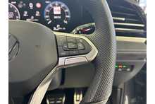 25/25 Volkswagen Passat TSI eHybrid R-Line