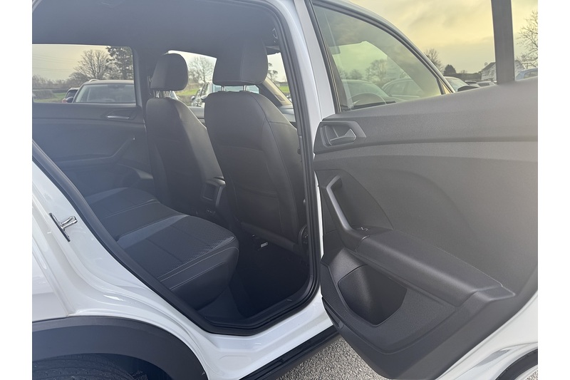 Volkswagen 1.0 TSI R-Line SUV 5dr Petrol DSG Euro 6 (s/s) (110 ps)