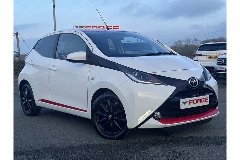 Toyota VVT-i x-press Hatchback 1.0 Manual Petrol