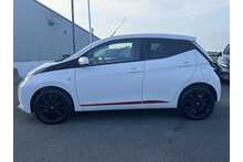 17/67 Toyota AYGO VVT-i x-press Hatchback 1.0 Manual Petrol