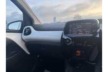 17/67 Toyota AYGO VVT-i x-press Hatchback 1.0 Manual Petrol