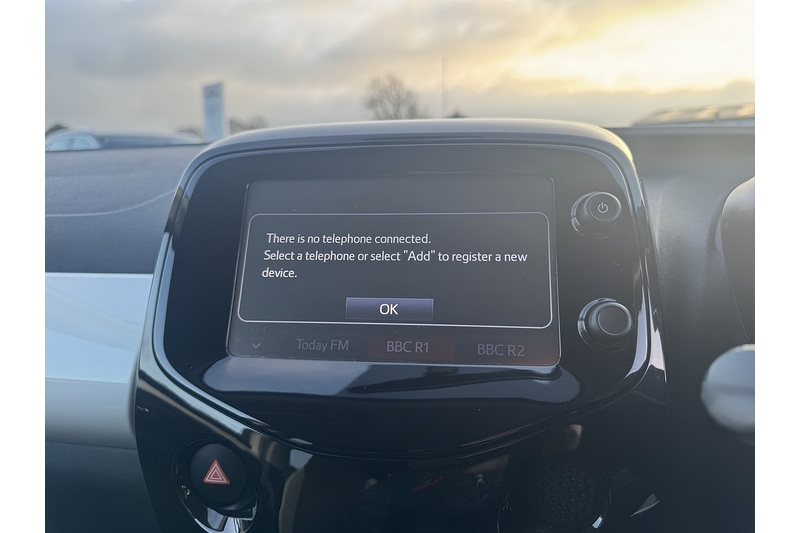 Toyota VVT-i x-press Hatchback 1.0 Manual Petrol