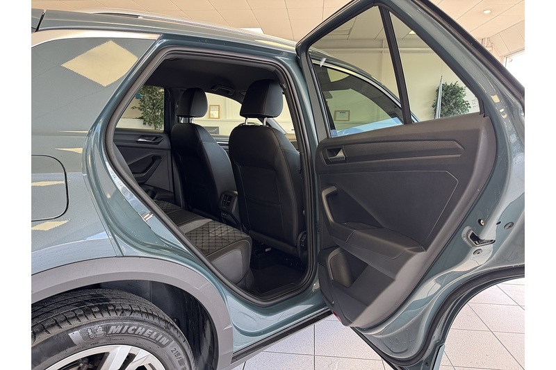 Volkswagen 2.0 TDI R-Line SUV 5dr Diesel DSG Euro 6 (s/s) (150 ps)