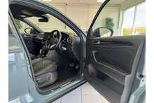 22/72 Volkswagen T-Roc 2.0 TDI R-Line SUV DSG 150 ps