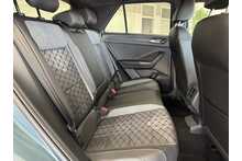 22/72 Volkswagen T-Roc 2.0 TDI R-Line SUV DSG 150 ps