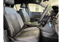 22/72 Volkswagen T-Roc 2.0 TDI R-Line SUV DSG 150 ps