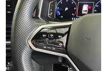 22/72 Volkswagen T-Roc 2.0 TDI R-Line SUV DSG 150 ps
