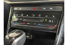 22/72 Volkswagen T-Roc 2.0 TDI R-Line SUV DSG 150 ps