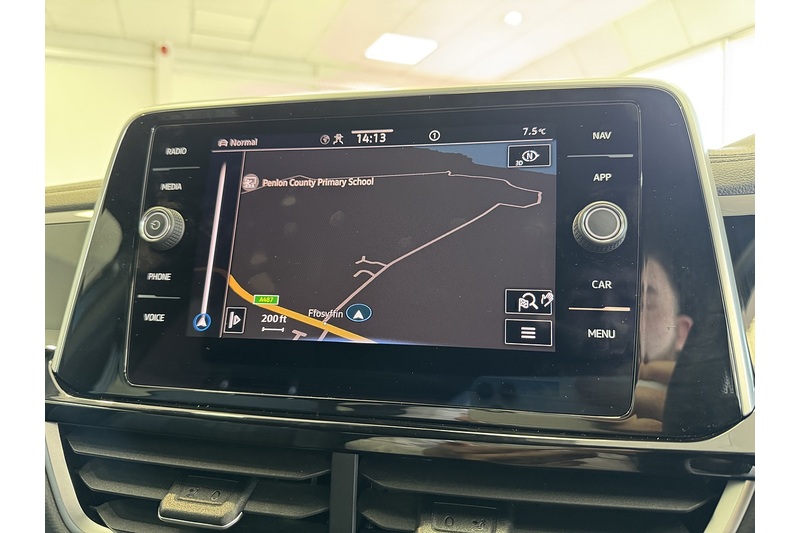 Volkswagen 2.0 TDI R-Line SUV 5dr Diesel DSG Euro 6 (s/s) (150 ps)