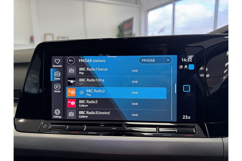 Volkswagen 2.0 TDI Life Hatchback 5dr Diesel Manual Euro 6 (s/s) (115 ps)