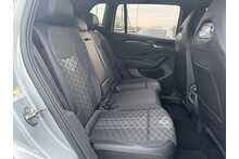25/75 Volkswagen Tiguan 1.5 eTSI MHEV R-Line SUV DSG 150 ps