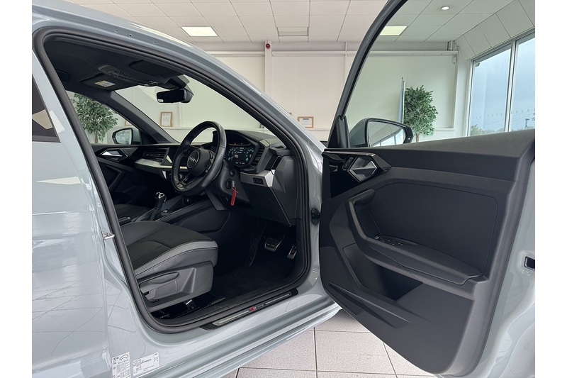 Audi 1.0 TFSI 30 S line Sportback 5dr Petrol S Tronic Euro 6 (s/s) (110 ps)