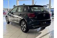 18/18 Volkswagen Polo TSI SE