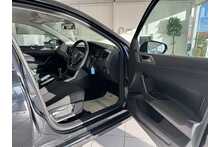 18/18 Volkswagen Polo TSI SE