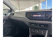 18/18 Volkswagen Polo TSI SE