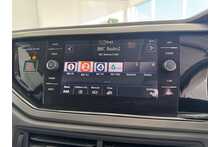 18/18 Volkswagen Polo TSI SE