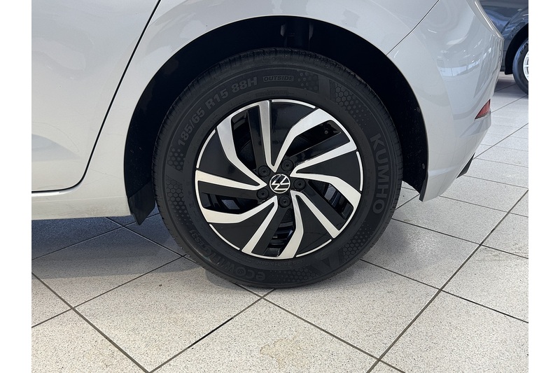 Volkswagen 1.0 TSI Life Hatchback 5dr Petrol Manual Euro 6 (s/s) (95 ps)