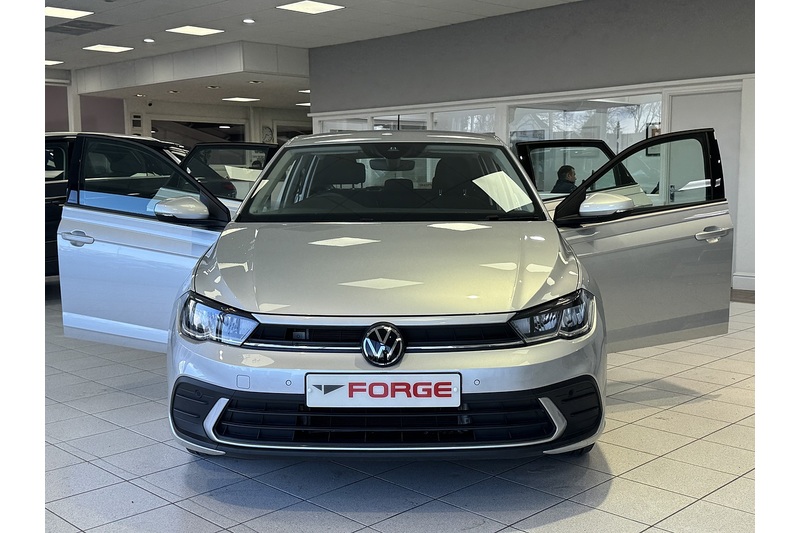 Volkswagen 1.0 TSI Life Hatchback 5dr Petrol Manual Euro 6 (s/s) (95 ps)