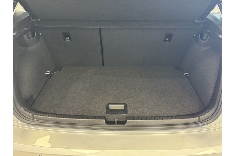 Volkswagen 1.0 TSI Life Hatchback 5dr Petrol Manual Euro 6 (s/s) (95 ps)