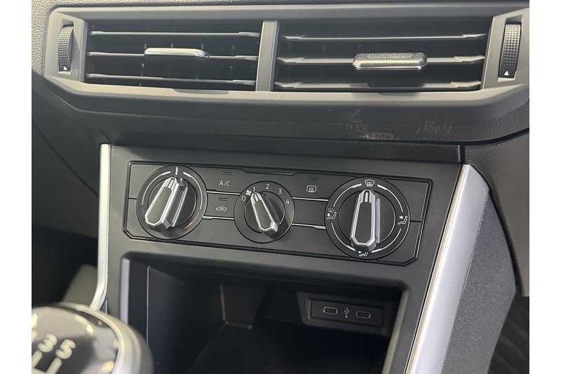 Volkswagen 1.0 TSI Life Hatchback 5dr Petrol Manual Euro 6 (s/s) (95 ps)