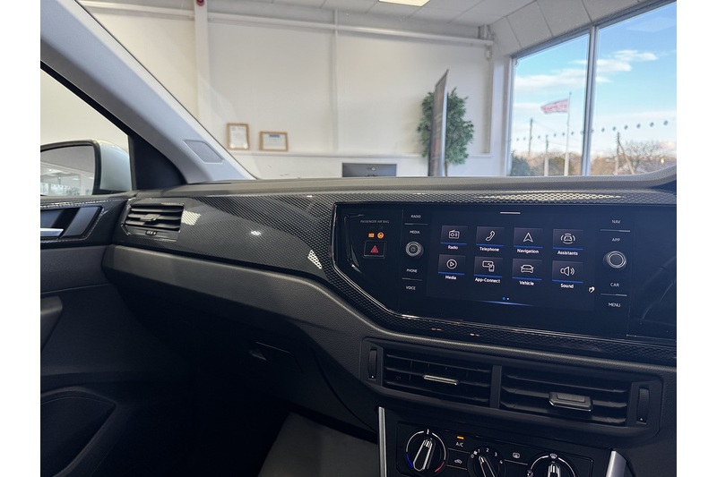 Volkswagen 1.0 TSI Life Hatchback 5dr Petrol Manual Euro 6 (s/s) (95 ps)