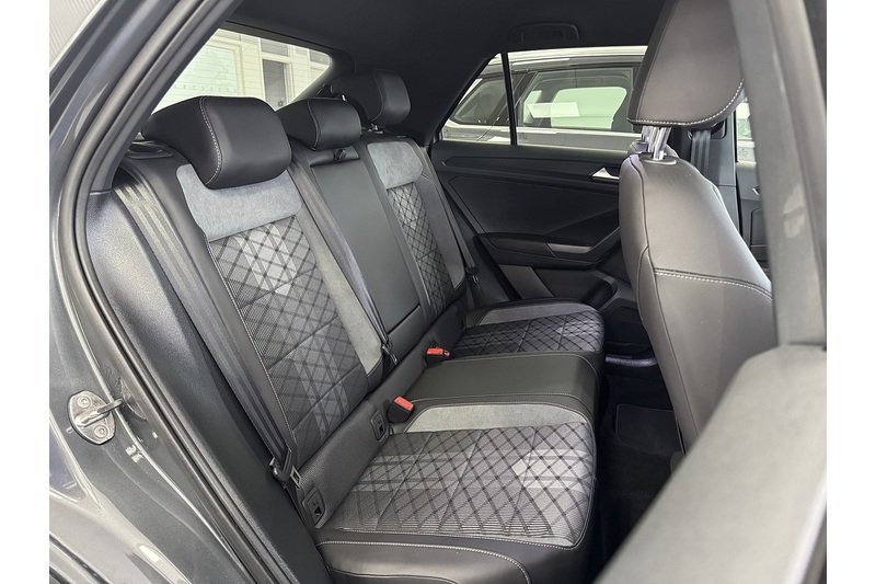 Volkswagen 2.0 TDI R-Line SUV 5dr Diesel DSG Euro 6 (s/s) (150 ps)