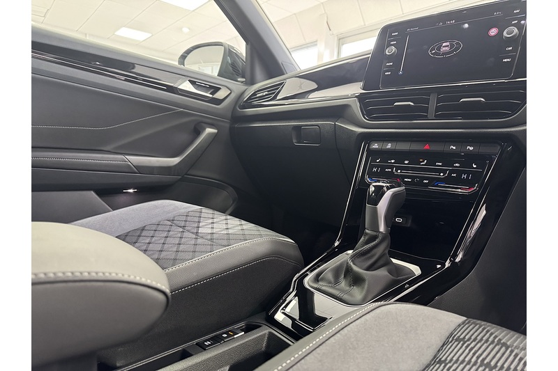 Volkswagen 2.0 TDI R-Line SUV 5dr Diesel DSG Euro 6 (s/s) (150 ps)