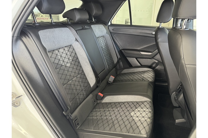 Volkswagen 1.5 TSI R-Line SUV 5dr Petrol Manual Euro 6 (s/s) (150 ps)