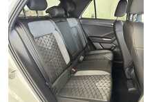 23/23 Volkswagen T-Roc 1.5 TSI R-Line SUV Petrol Manual 150 ps