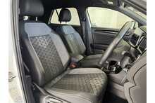23/23 Volkswagen T-Roc 1.5 TSI R-Line SUV Petrol Manual 150 ps