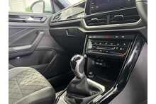 23/23 Volkswagen T-Roc 1.5 TSI R-Line SUV Petrol Manual 150 ps