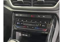 23/23 Volkswagen T-Roc 1.5 TSI R-Line SUV Petrol Manual 150 ps