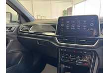 23/23 Volkswagen T-Roc 1.5 TSI R-Line SUV Petrol Manual 150 ps