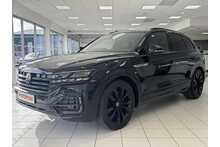 21/21 Volkswagen Touareg TDI V6 Black Edition