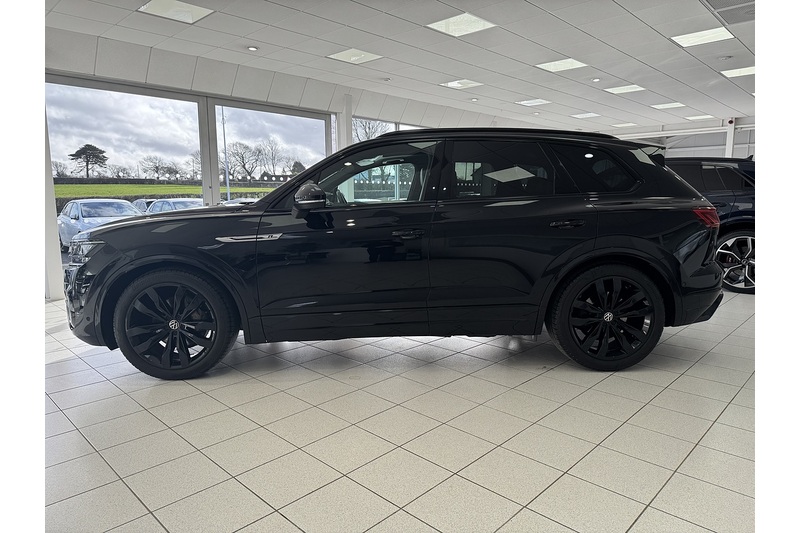 Volkswagen 3.0 TDI V6 Black Edition SUV 5dr Diesel Tiptronic 4Motion Euro 6 (s/s) (286 ps)